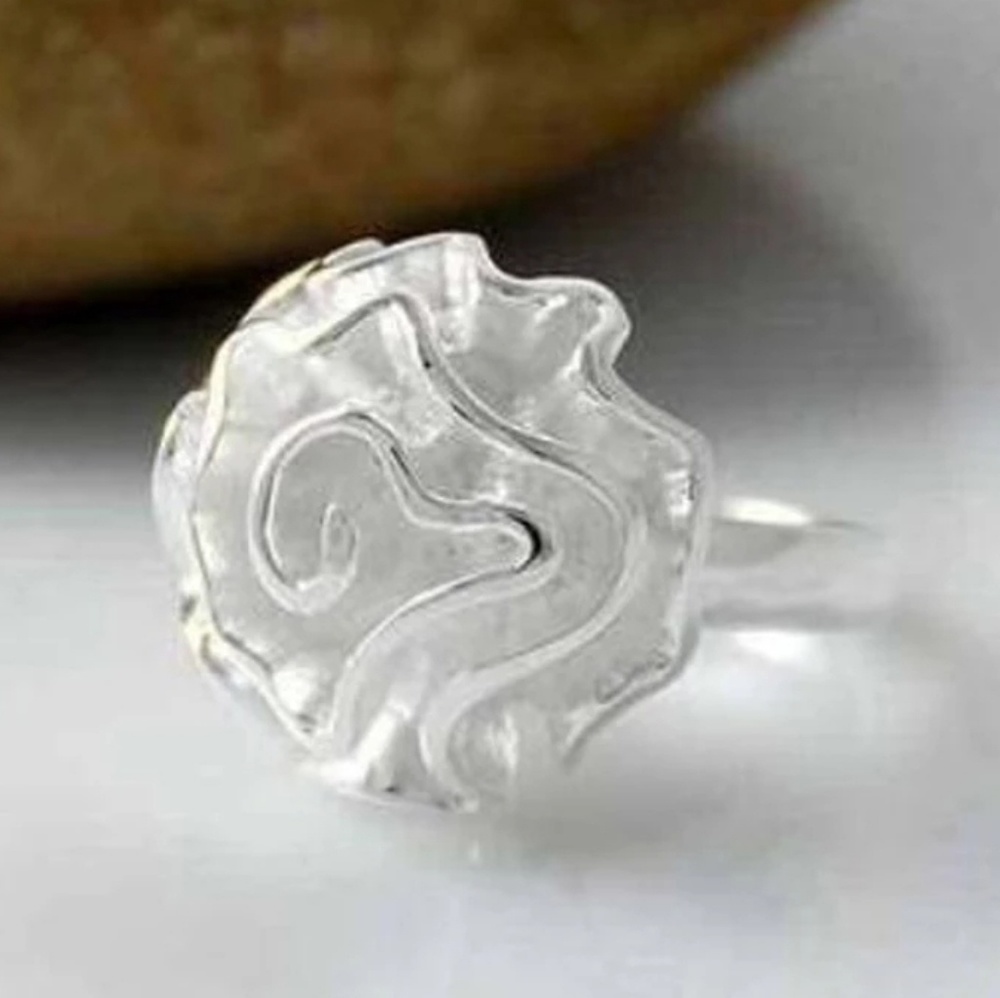 Rose Flower Silver Tone Adjustable Ring - Picture 3 of 4